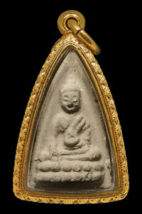 พระพุทโธน้อย พิมพ์กลาง (หม้อน้ำมนต์กลม) บัว 6เม็ด ปี2494